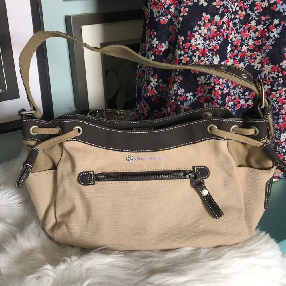 Sherpani Tan and Black Shoulder Bag - Picture 2 of 16